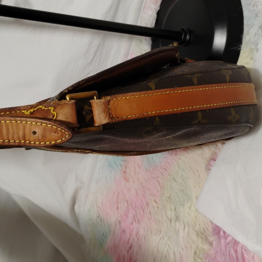 FIRM PRICE! 8903VI Authentic Louis Vuitton Chantilly Vintage Crossbody - Picture 5 of 16